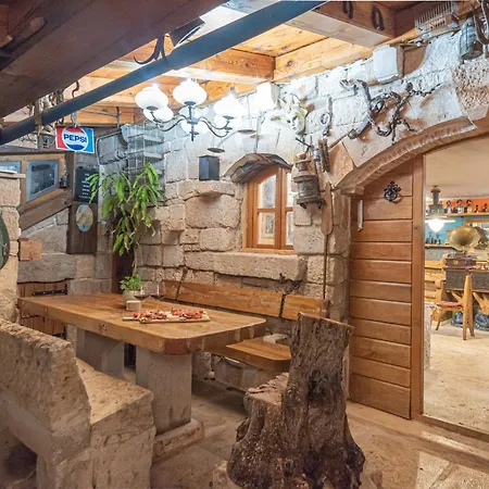 V4 Villa *